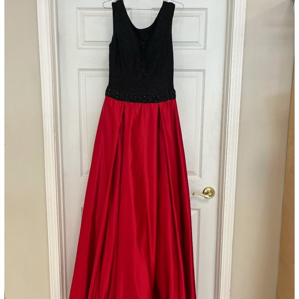 Jovani 36571 Red/Black SZ: 8